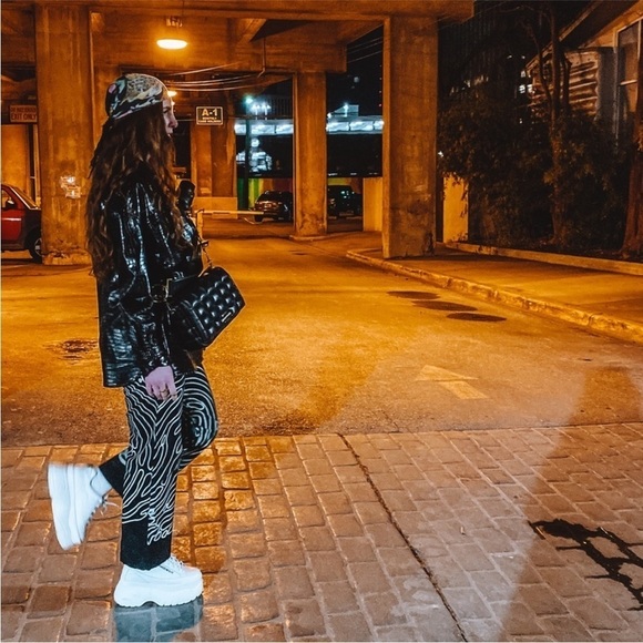 Hot Lava Thumbprint Work pant -Unisex
Wide Black White Print Size Small - Picture 3 of 16